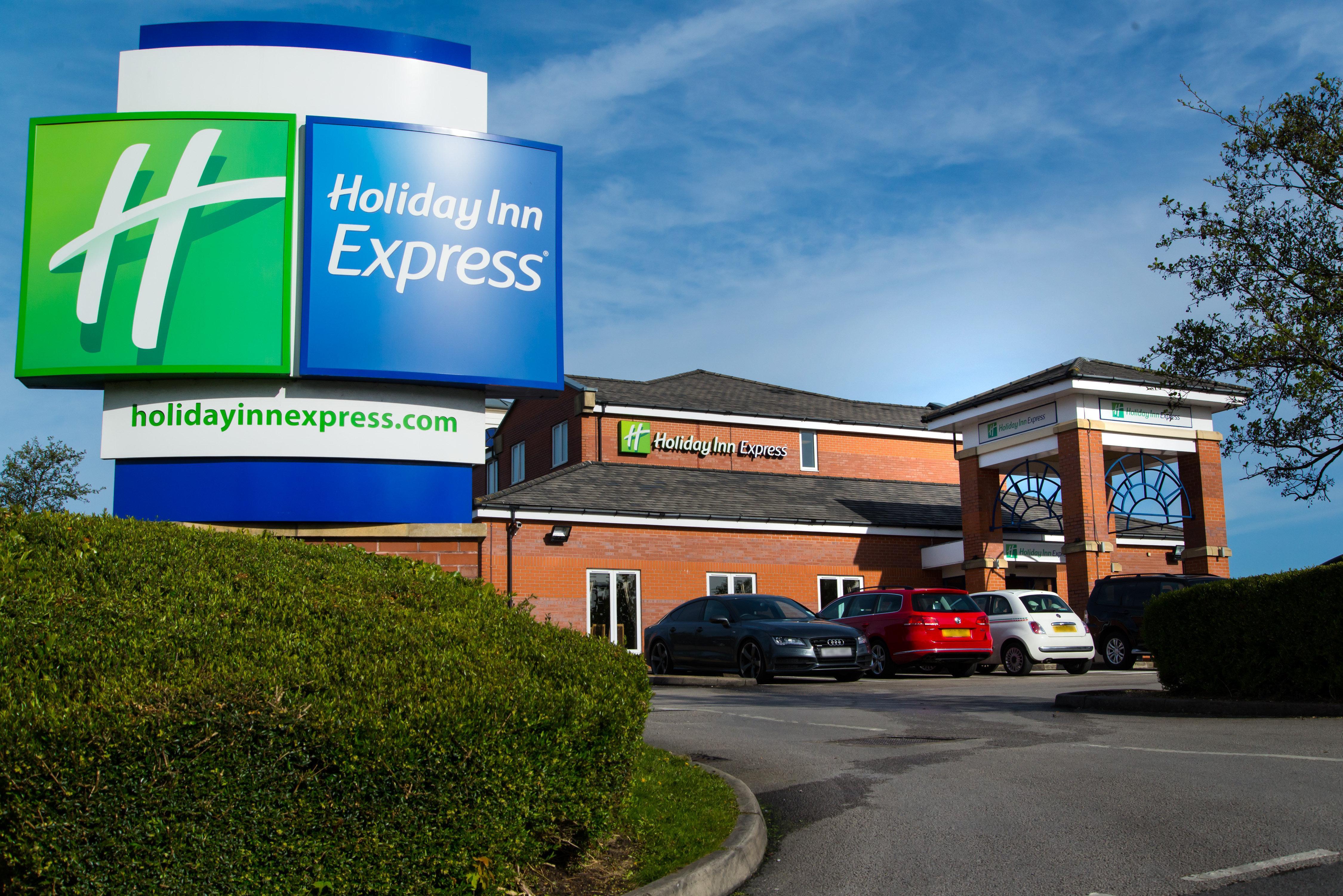 Holiday Inn Express Manchester East Exterior foto