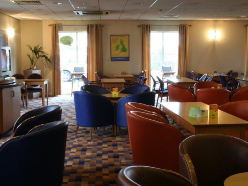 Holiday Inn Express Manchester East Restaurant foto